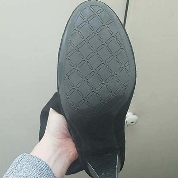 Boots - Picture 4 of 4